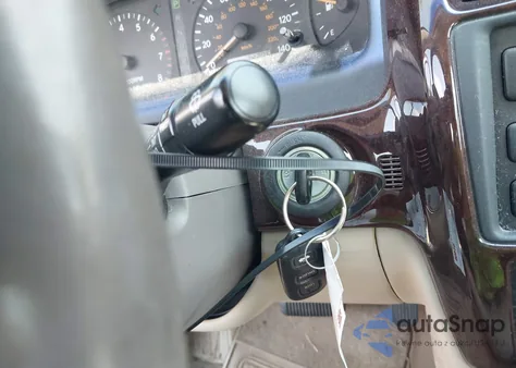 1999 Toyota Avalon Xls z USA, uszkodzony, nr VIN 4T1BF18B2XU322737